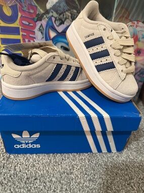 adidas Kids Campus Sneakers in Cream and Navy with Gum Sole